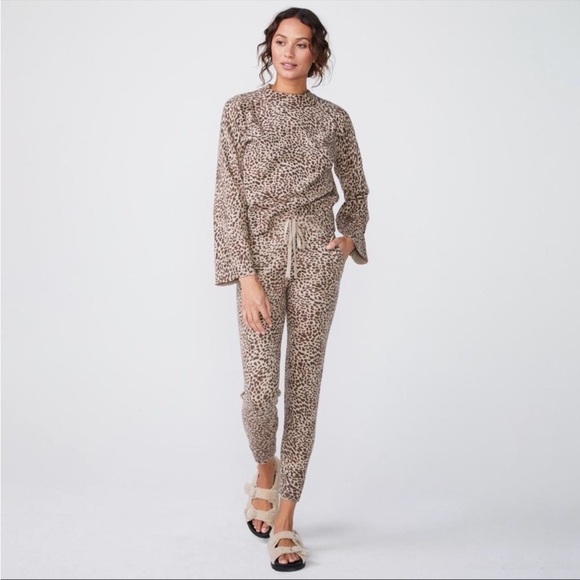 *GREY/BLACK* NWT, Monrow, Women’s, leopard mock neck lightweight sweater - Picture 3 of 6